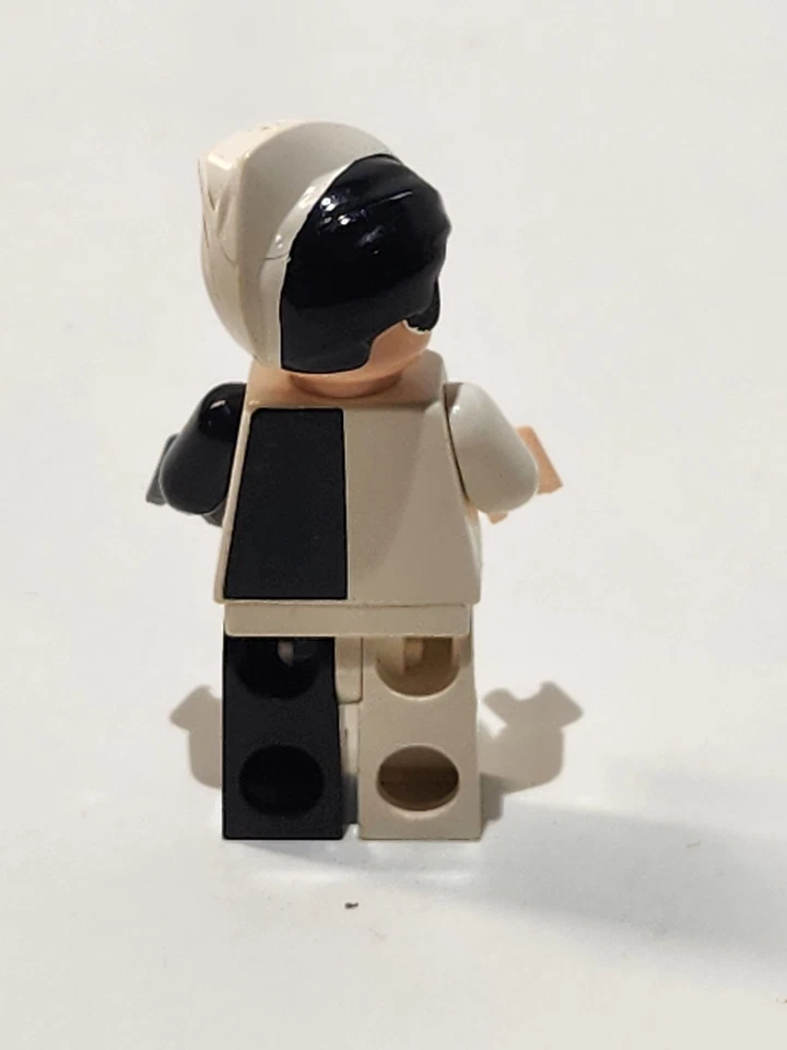 LEGO 7781 Two-Face Minifigure The Batmobile: Two-Face's Escape - Image 3 of 4