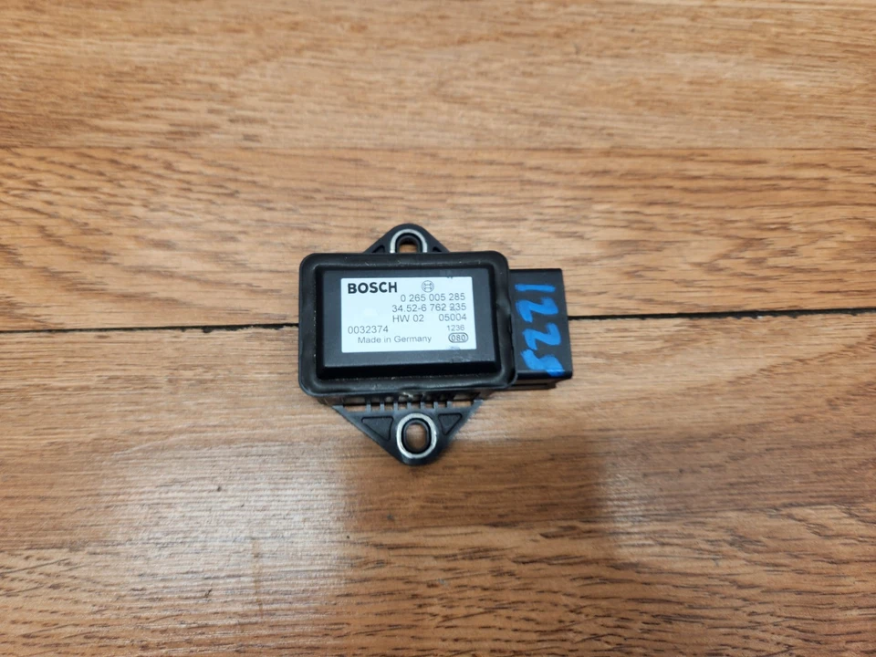 ✅ OEM BMW E60 E63 E64 E53 X5 YAW Turn Rate Stability Speed Sensor BOSCH - Image 2 of 4