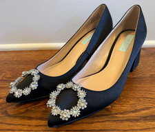 Betsey Johnson Lilly Crystal Embellished Satin Dress Pumps/Heels Black Size 8.5