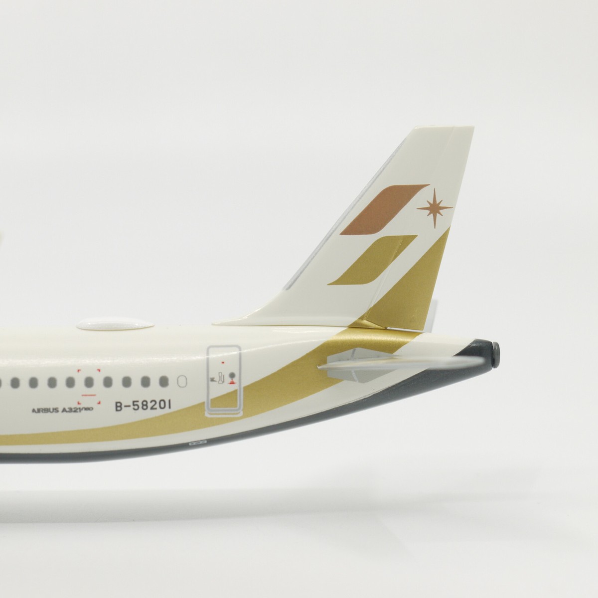 Hogan Wings 11410, STARLUX Airlines 星宇航空, Airbus A321neo