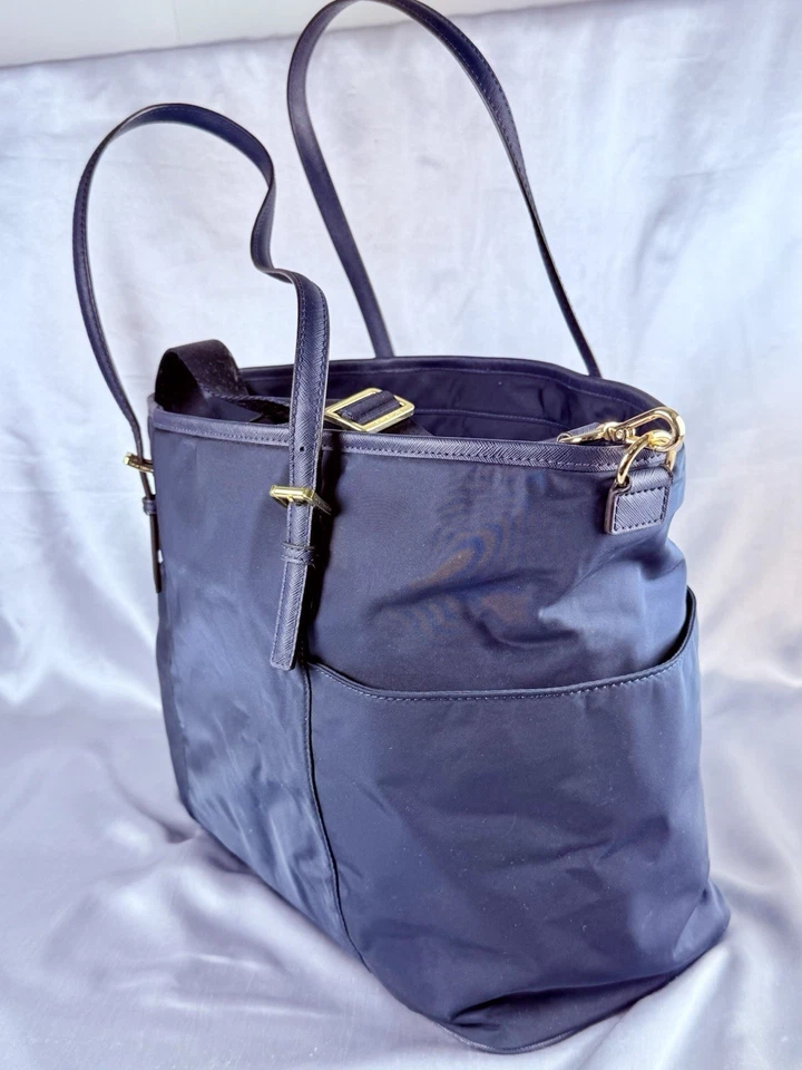 Сумочка для подгузников Michael Kors Jet Set темно-синяя большая нейлоновая золотистая фурнитура - Изображение 4 из 4