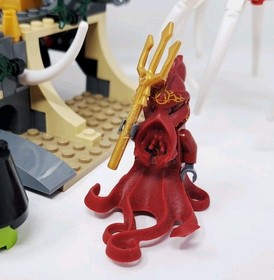 Lego 8061 Atlantis Gateway of the Squid w Minifigures 90% Complete Squid Divers