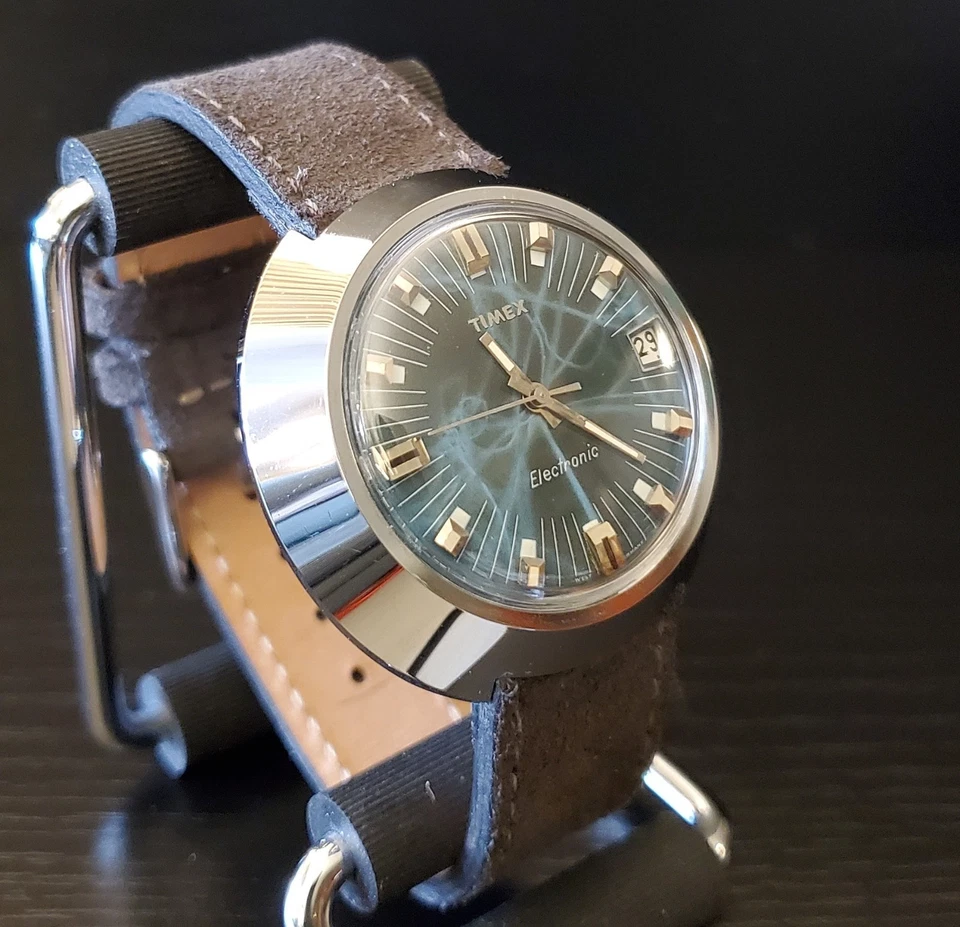 Reloj Timex (M87) Electrónico Vintage Años 70 "Blue Nebula" Trasero Foto 4 de 4