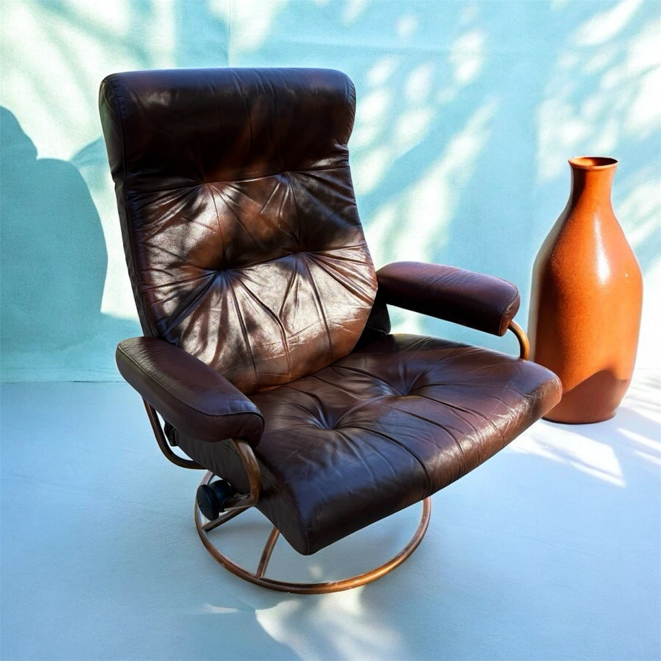Scandinavian Modern Ekornes Stressless Recliner with Ottoman Brown Leather - Image 2 of 4