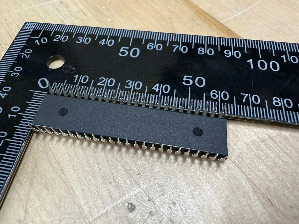 Controlador DRAM CANTIDAD-1 Philips Signetics 1M X 1 bipolar PDIP48 IC 74F1765N Foto 3 de 3