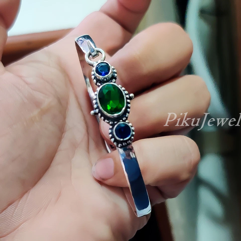 Brazalete grande de plata de ley 925 con piedras preciosas de diopsido y tanzanita de corte ovalado Foto 4 de 4