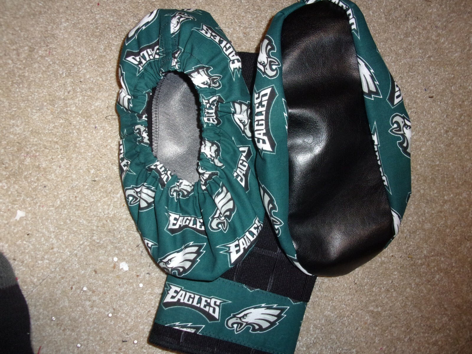 BOWLING SHOE COVERS W/TOWEL PHILADELPA EAGLES NFL