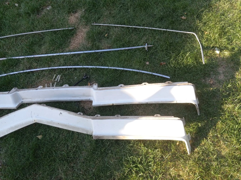 Pontiac Bonneville 1981 parachoques delantero trasero relleno capó moldura vinilo adorno Foto 3 de 4