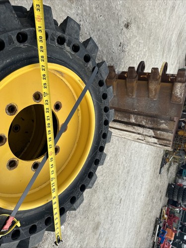 Camso 33x12-20 Solid Steer Tires With Rims 7.5-20 Rim 8 Lug Gehl Cat Case JCB - Picture 7 of 11