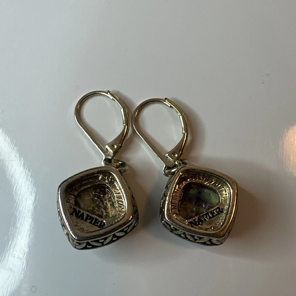 Hermosos Pendientes Colgantes NAPIER Cuadrados Facetados Marrón y Plata Foto 3 de 4