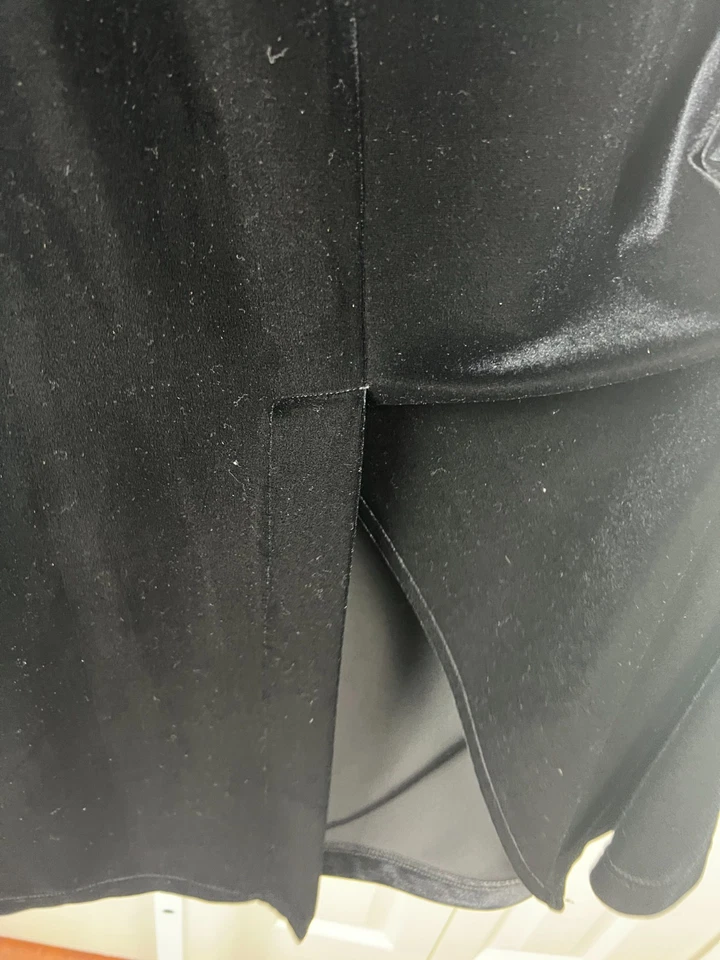 Falda midi vintage informal esquina anexo negro palangre terciopelo abertura trasera mediana Foto 4 de 4