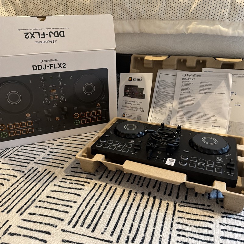AlphaTheta DDJ-FLX2 2-Deck 2-Channel DJ Controller, 16 Pads, Mixer, Black