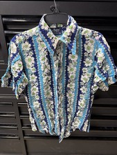 Marlboro Permanent Press Vintage Floral Button Up Made In Hong Kong Size M