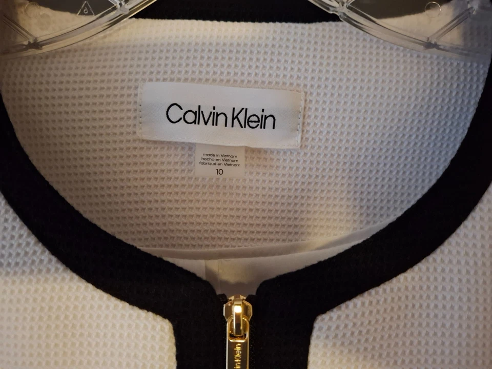 EUC Calvin Klein Zip-Front Piped Pique White Collarless Blazer Size 10 - Image 4 of 4