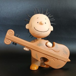 2004 Memory Lane Peanuts Pig Pen with Upright Bass