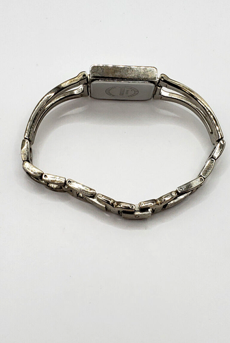 Reloj de cuarzo Guess para mujer tono plateado esfera cuadrada batería nueva G65646L - Imagen 5 de 7
