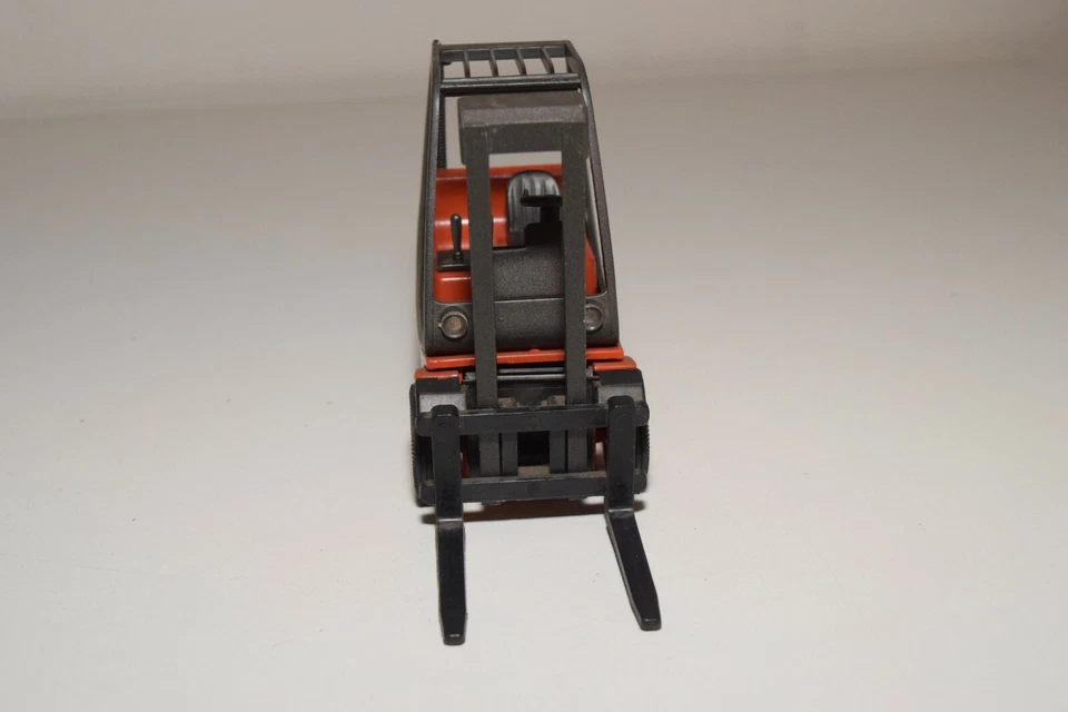 A31 1:25 GAMA 2418 LINDE CARRELLO ELEVATORE ROSSO OTTIME CONDIZIONI - Immagine 3 di 4