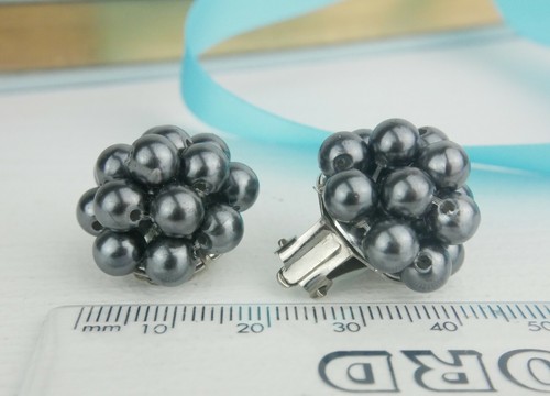 DE COLECCIÓN Pendientes con clip de racimo de cuentas gris pizarra, Blackberry - Imagen 5 de 5