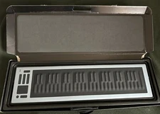 **ROLI Seaboard RISE 2 MIDI Controller Keyboard – Touch Responsive MPE Synth Pad