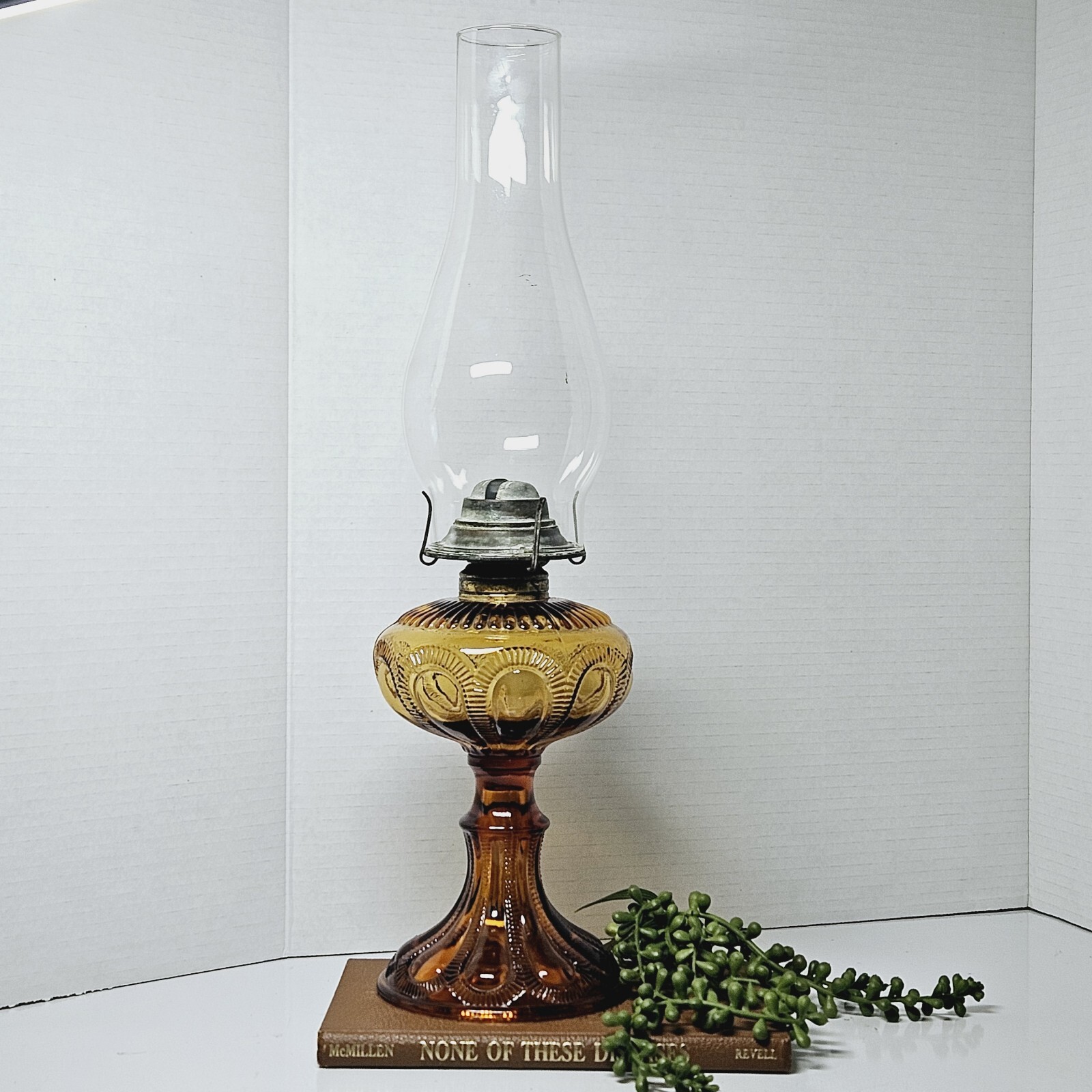 Antique Amber Carnival Glass Zipper Loop Pattern Kerosene Oil Lamp & Glass Shade eBay