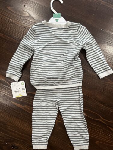 NWT Size 9 Months Unisex 2pc Sweater Set. Carters Little Planet organic cotton. - Picture 2 of 9