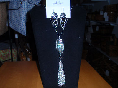 Park Lane Jewelry, ''CALLA'' Necklace & ''TRIDENT'' Earrings, Abalone/Silvetone, New