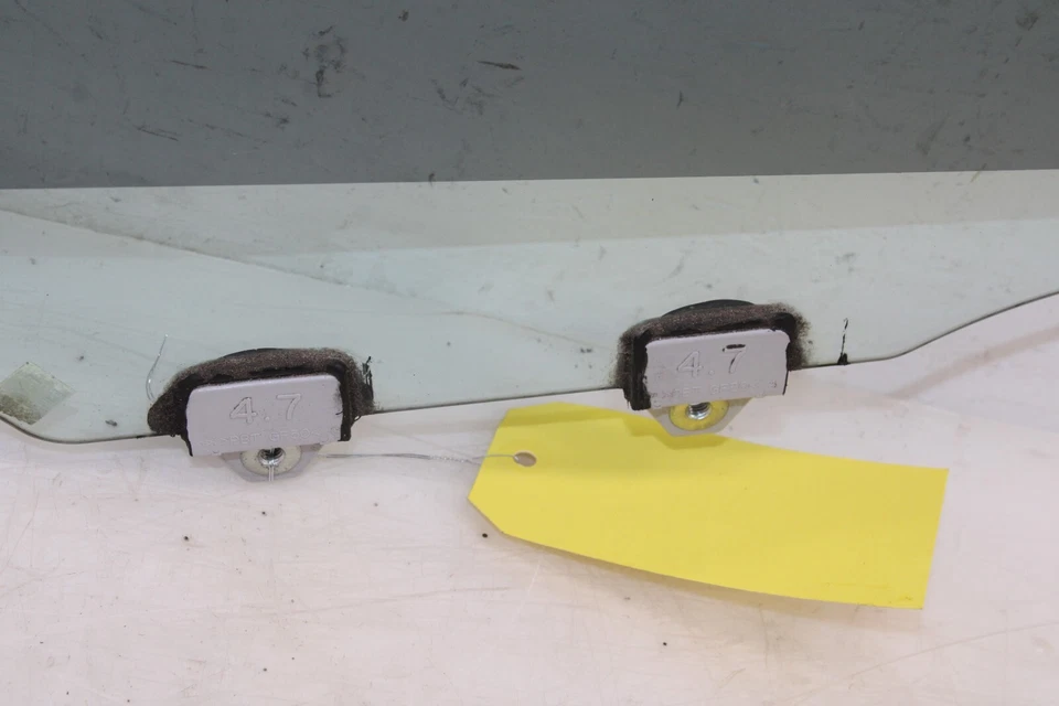 2014 Acura RLX Front Right Door Window Glass OEM KP96 - Image 4 of 4