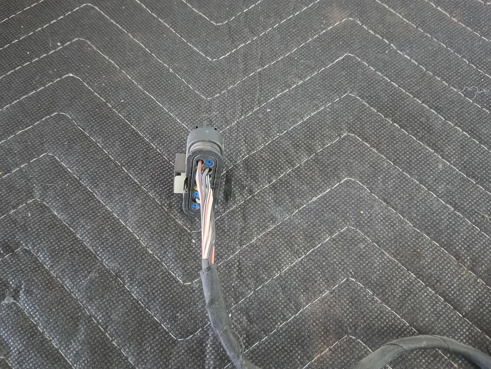 DODGE CHALLENGER 2022 Rear Body Trunk Wiring Harness & Fuse USED OEM 68542024AA - Image 4 of 4