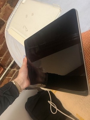 Apple iPad Pro 12.9-inch (6th Gen) 256GB
