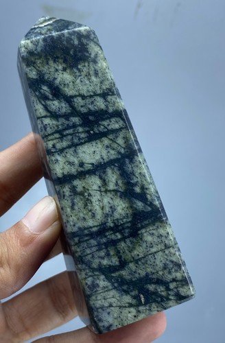 270 Gramm Wunderschöne Dschungel Serpentin aus Pakistan