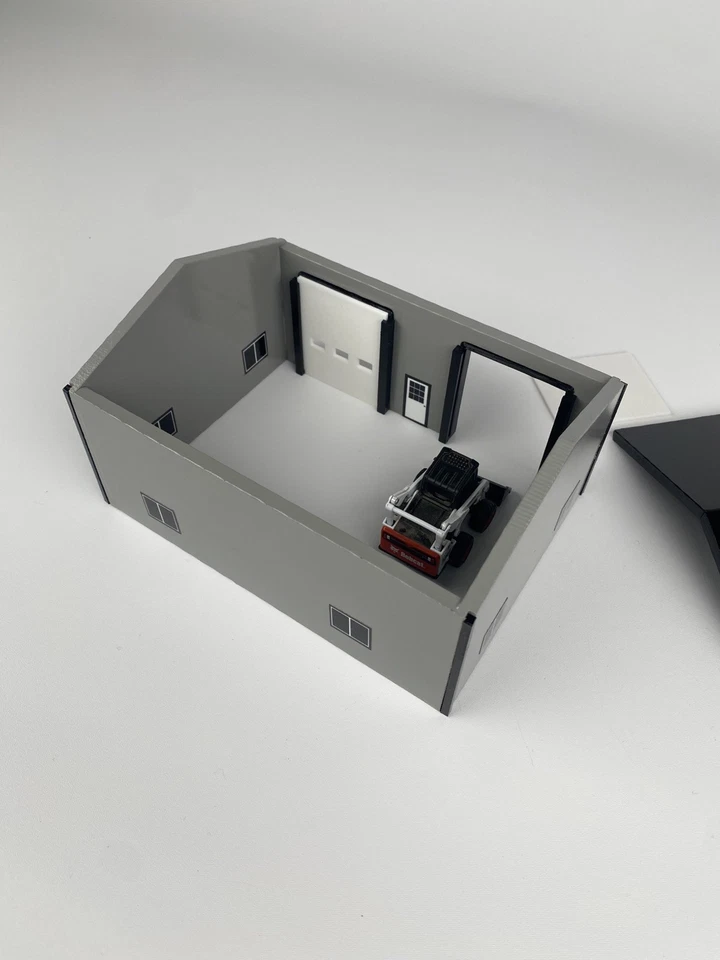 1/64 Custom Shop Farm Building 40x30 Two Door Grey Sides Black Roof - Image 3 of 4