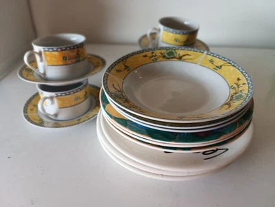 Lot vaisselle vintage (4 tasses et sous-tasses et 9 assiettes décor) neuves. - Photo 1/4
