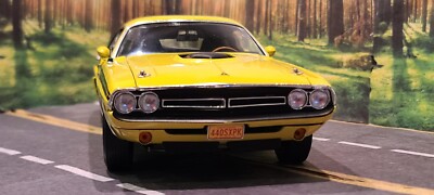 1:18 Highway 61 1971 Dodge Challenger R/T Yellow Diecast **READ