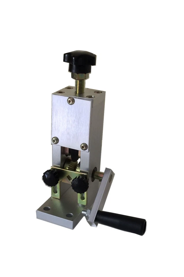 Drill Operated Copper Wire Stripper, for Both Hand Crank and Drill Operated - Image 2 of 4