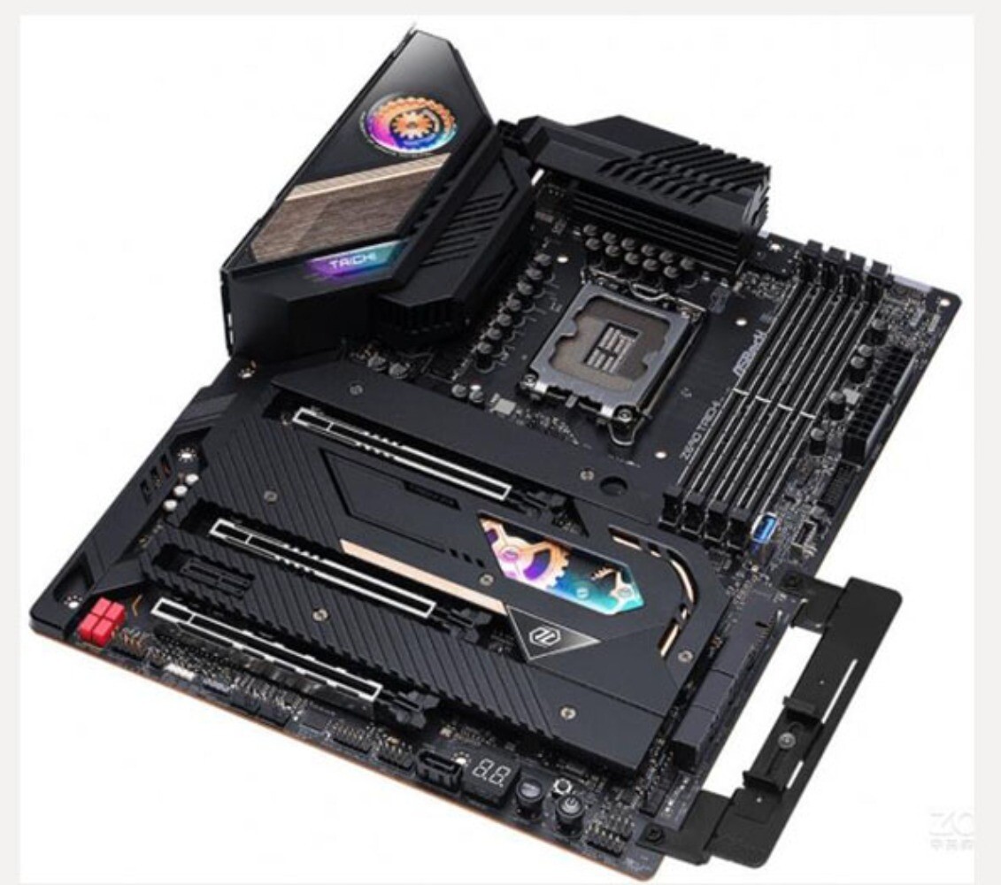 自作パソコン ASRock Z690  i5-13600KF RAM 32GB ASRock Gives Z690 Taichi A Razer Chroma Makeover | Tom's Hardware