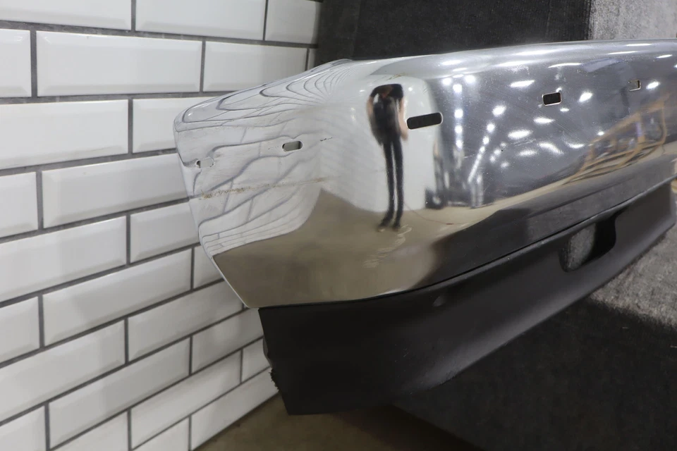 Хромированный передний бампер 95–00 Chevy Tahoe/Suburban/Silverado GMT400 (см. фотографии) от оригинального производителя - Изображение 3 из 4