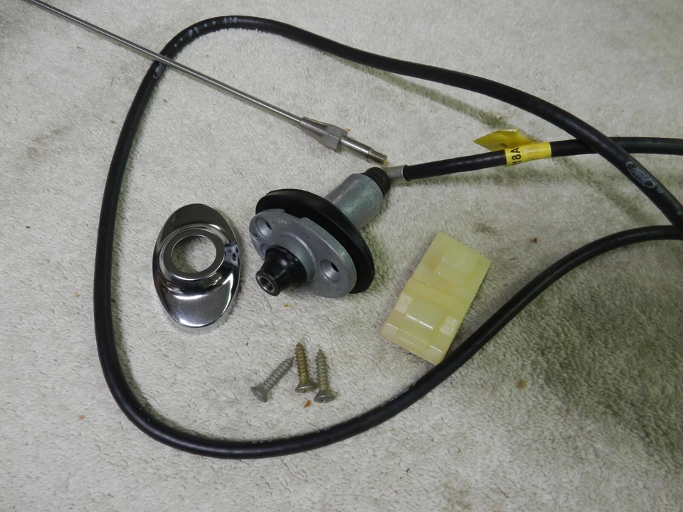 Antena de radio, 1981/83 Ford, Granada, T-Bird, Cougar, Escort, NOS Foto 4 de 4