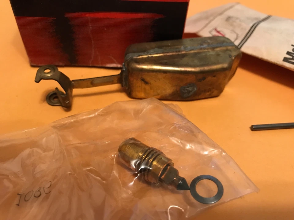  NOS 1974 FORD LTD CARBURETOR FLOAT KIT CM-2028 D4AZ-9550-B  - Image 2 of 3