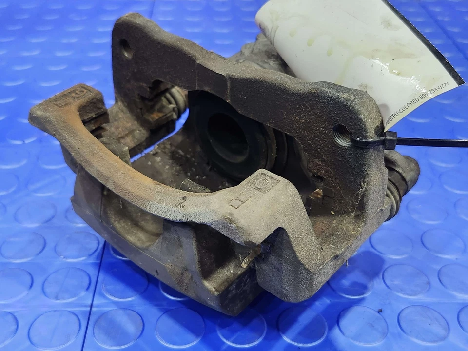 10-22 Toyota Prius Front Brake Caliper Assembly Right Passenger Side OEM - Image 3 of 4