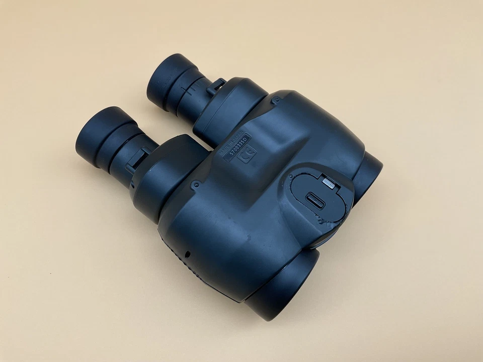 Binoculares estabilizador de imagen Canon IS 10X30 Foto 2 de 4