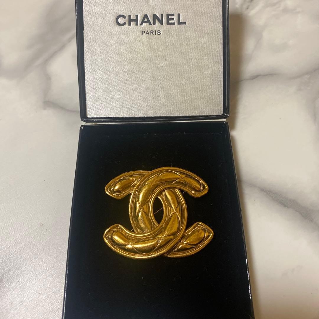 CHANEL Vintage Matrasse Coco Logo Motif Brooch Gold Plate
