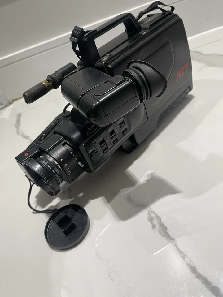 Panasonic M7 VHS Movie camera/Camcorder Vintage 80s - Image 4 of 4