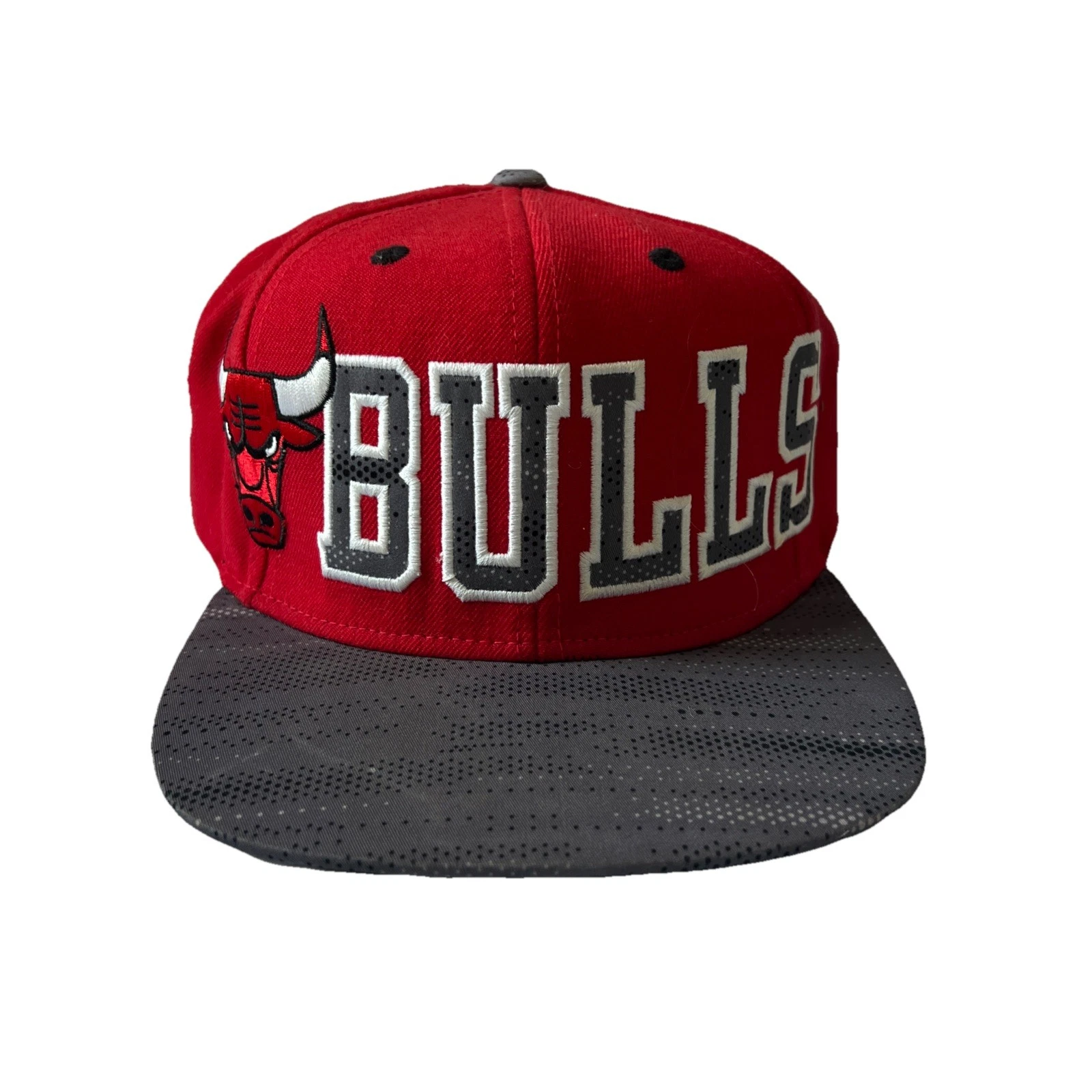 Cappello snapback Chicago Bulls NBA Adidas Red Flat Bill design sottobicchiere