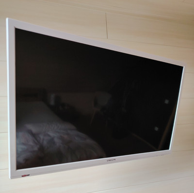 Orion Fernseher 32 Zoll mit eingebautem DVD-Player Trible Tuner