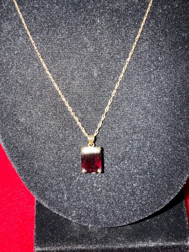10 KT Gold Chain with Garnet Pendant Dainty Necklace 1.8 Grams - Picture 6 of 8