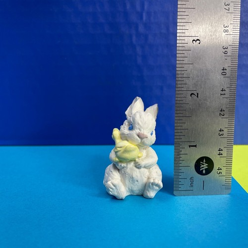 Russ Berrie & Co Easter Bunny Resin Figurine Egg Duck Flowers #5498 - Picture 5 of 5