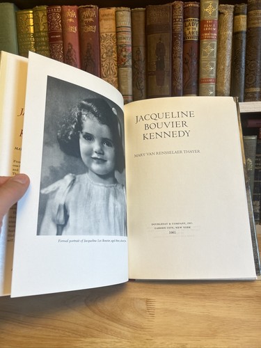 Jacqueline Bouvier Kennedy by Rensselaer - First Lady HCDJ 1st/FIRST ED - Picture 11 of 18