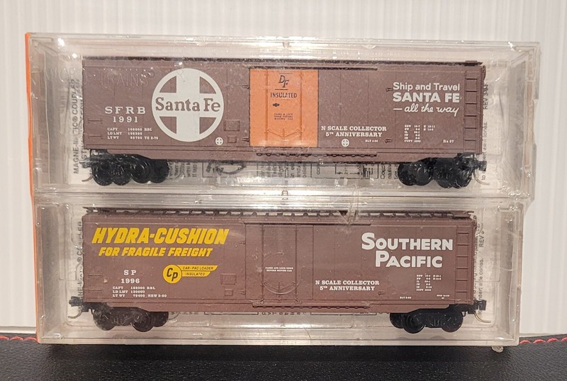 MTL N-Scale, Special Run 96-56, "Fallen Flags of 1996", 2-Pack Box Car Set