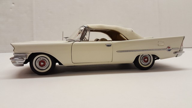 Danbury MINT 1957 CHRYSLER 300c Convertible Diecast 1 24 Scale White for sale online | eBay