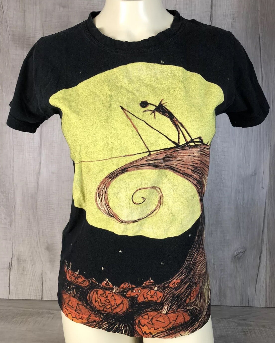 Tim Burton The Nightmare Before Christmas Shirt VTG 2005 USA Women L (Fits S-M)